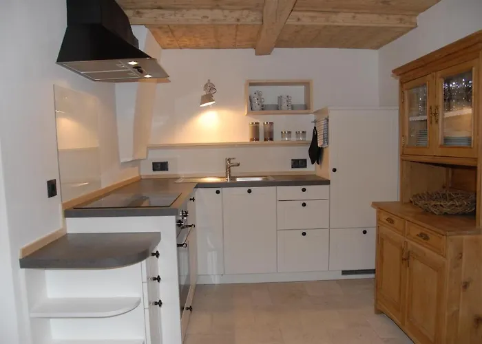 克莱默度假屋酒店 *